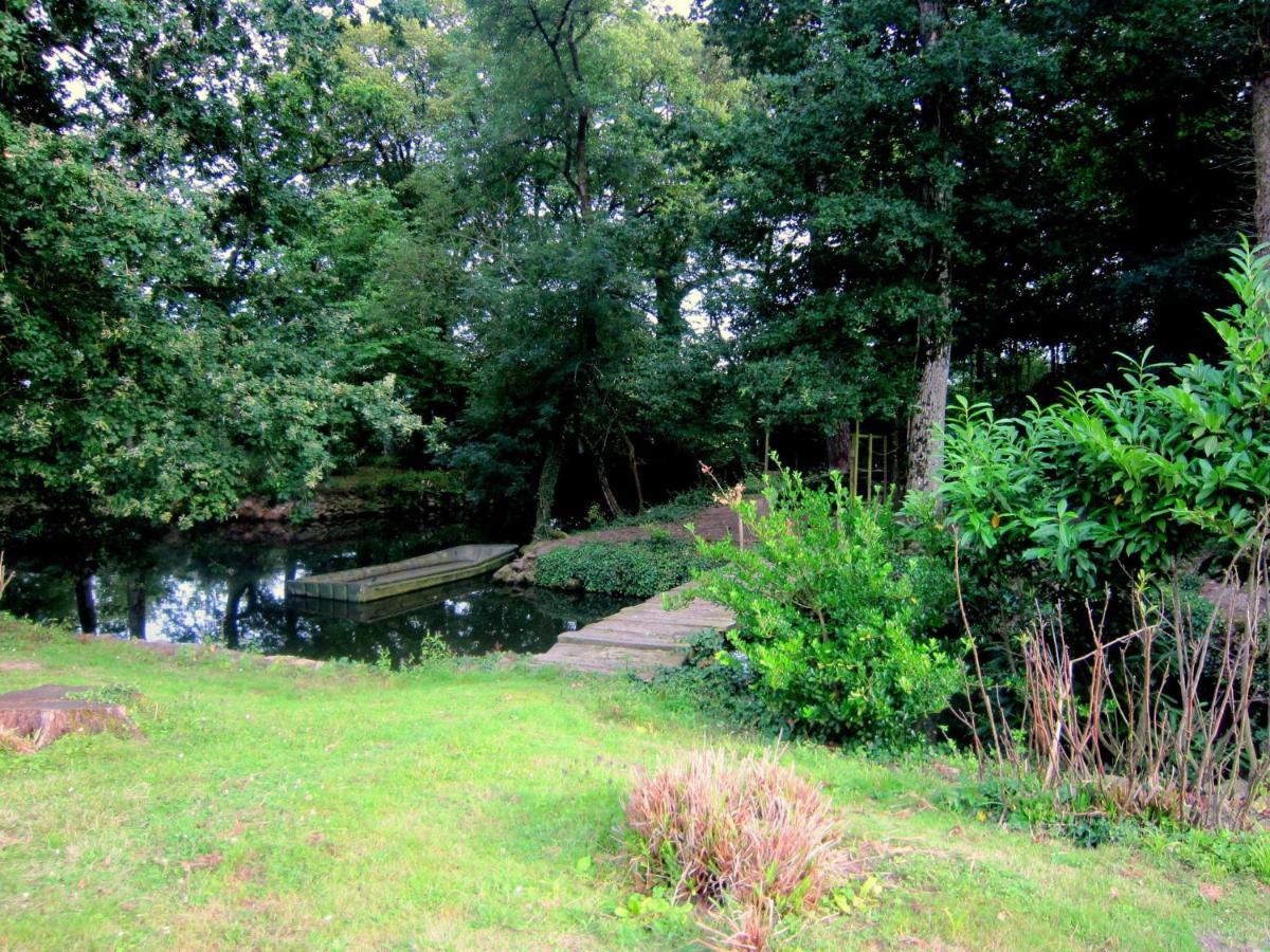 Magnificent Holiday Home With Pool Saint-Paul-du-Bois Rum bild